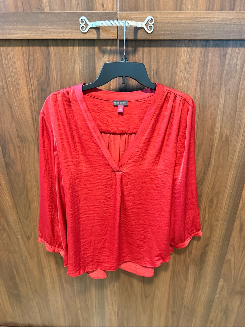 NWT Vince Camuto Red V-Neck Blouse, Size XL